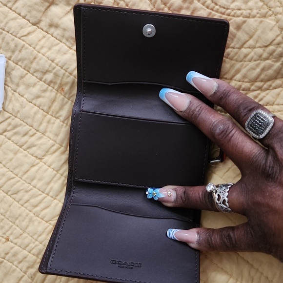 Coach Vibrant Red Leather Wallet NWT - Picture 6 of 9